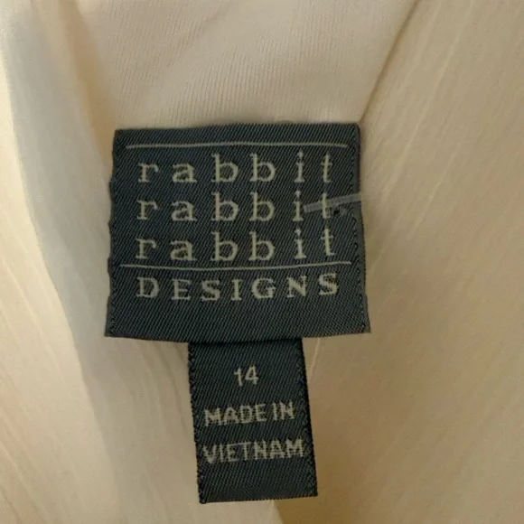 Elegant Cream V-Neck Dress with Satin Waistband - Picture 4 of 4